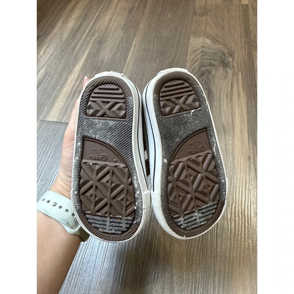 Converse Chuck Taylor Sneakers Infant Size 5 White Faux‎ Leather Low Top